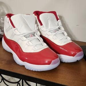 Air Jordan 11 Cherry men's size 9.5
